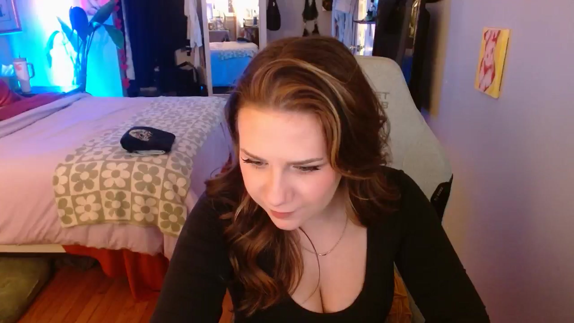 Gallery image thumbnail from Sweetestlilly's myfreecams stream on, 10/28/2024, 02:16 image 20 of 20
