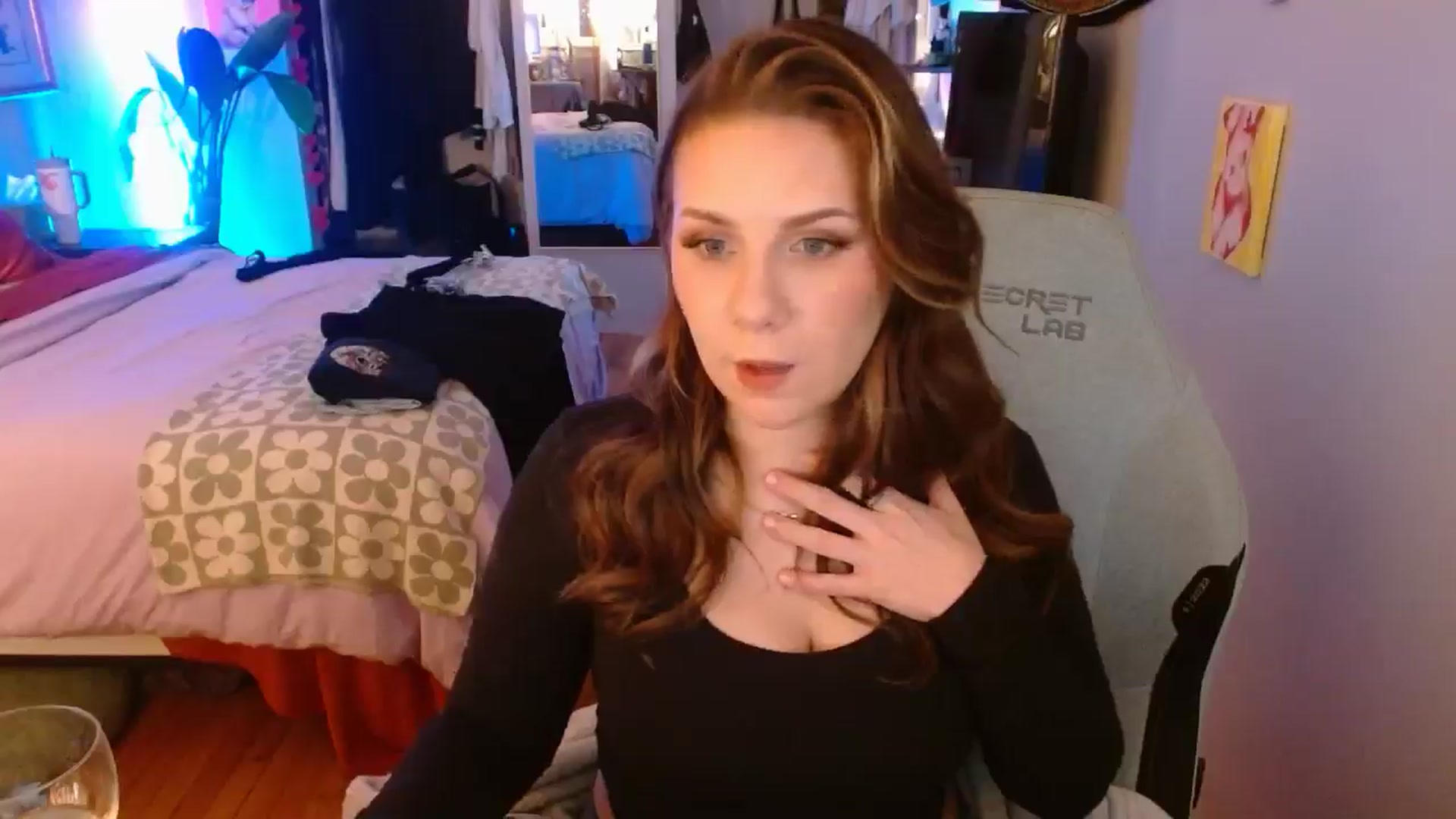 Gallery image thumbnail from Sweetestlilly's myfreecams stream on, 10/28/2024, 02:16 image 6 of 20