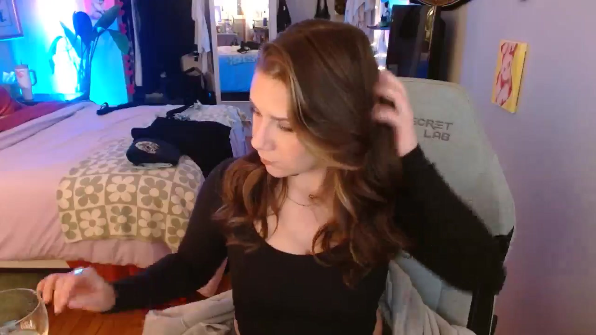 Gallery image thumbnail from Sweetestlilly's myfreecams stream on, 10/28/2024, 02:16 image 4 of 20