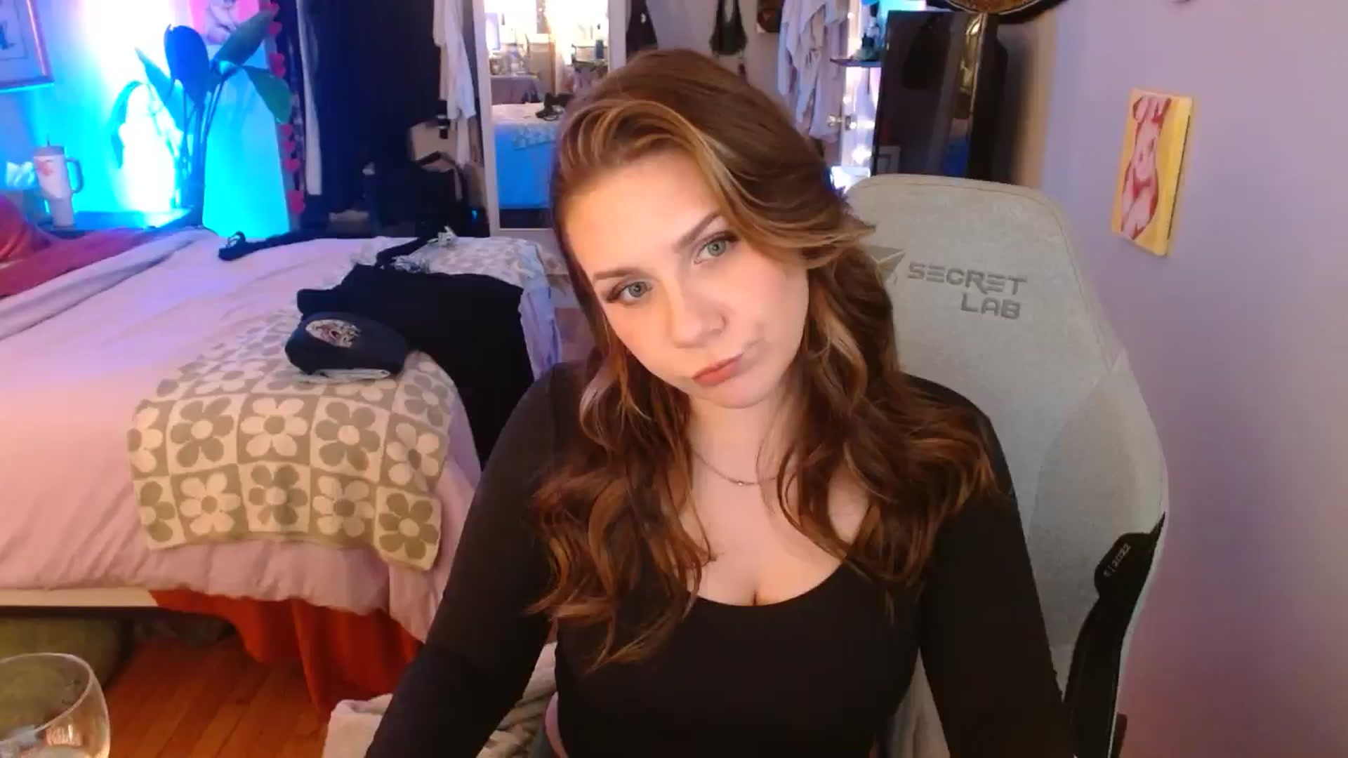 Gallery image thumbnail from Sweetestlilly's myfreecams stream on, 10/28/2024, 02:16 image 5 of 20