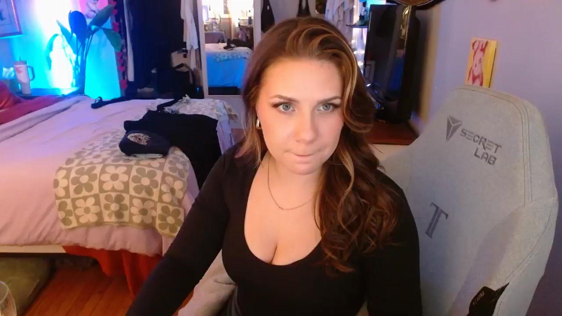Gallery image thumbnail from Sweetestlilly's myfreecams stream on, 10/28/2024, 02:16 image 8 of 20