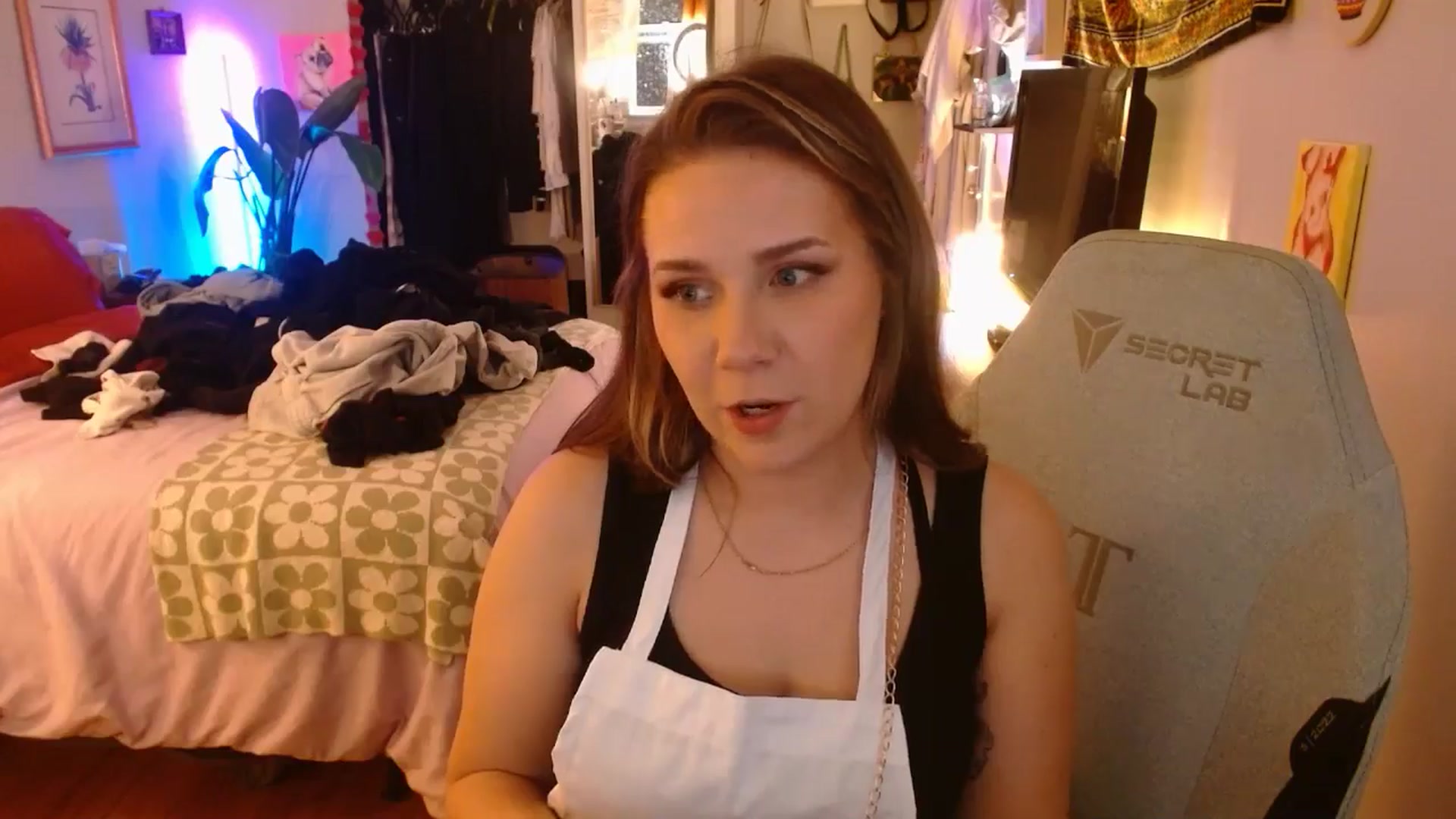 Gallery image thumbnail from Sweetestlilly's myfreecams stream on, 10/31/2024, 04:21 image 4 of 20