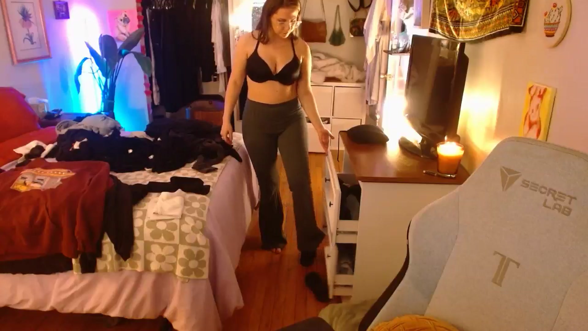 Gallery image thumbnail from Sweetestlilly's myfreecams stream on, 10/31/2024, 04:21 image 14 of 20