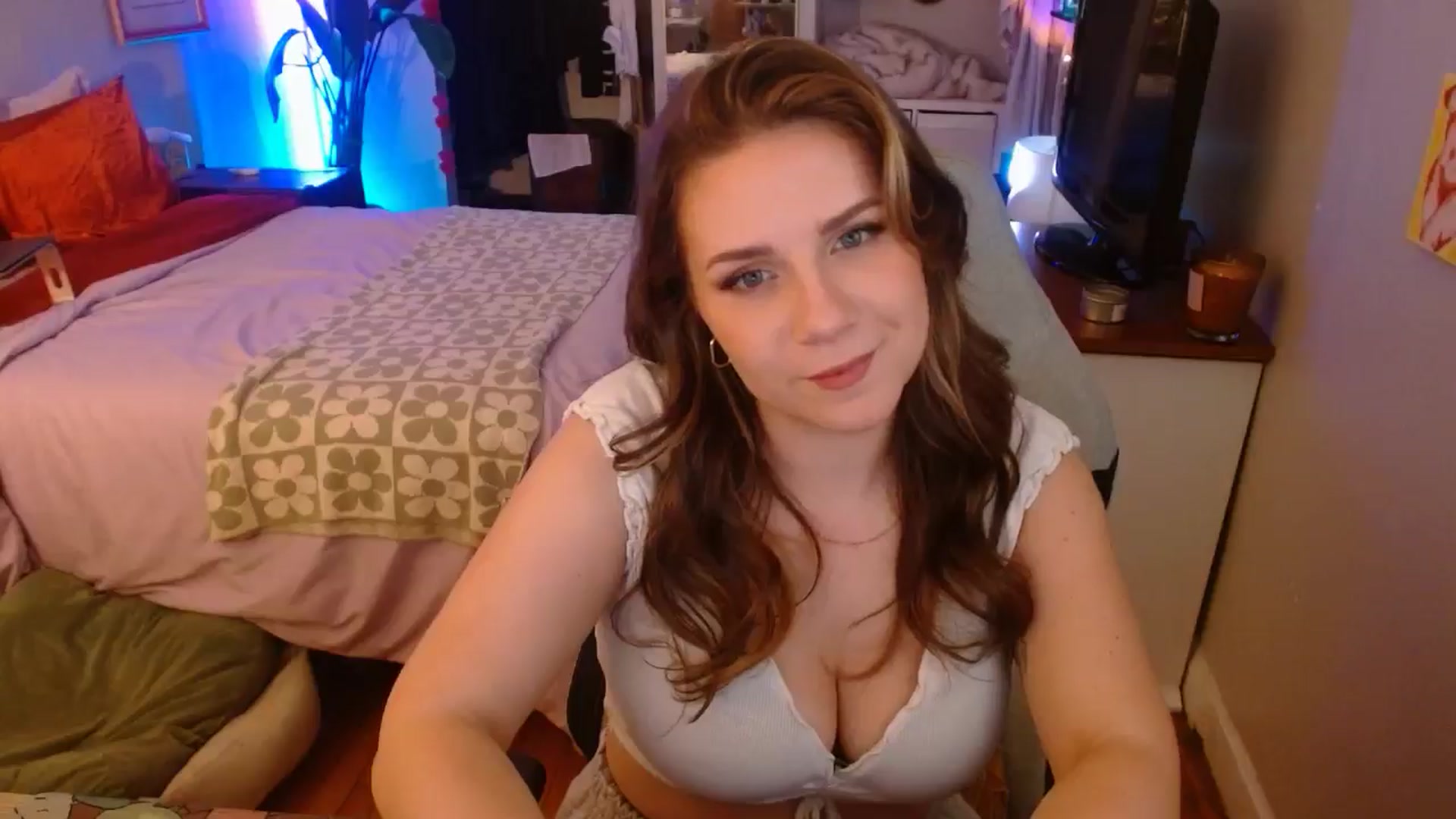Gallery image thumbnail from Sweetestlilly's myfreecams stream on, 11/03/2024, 03:34 image 13 of 20