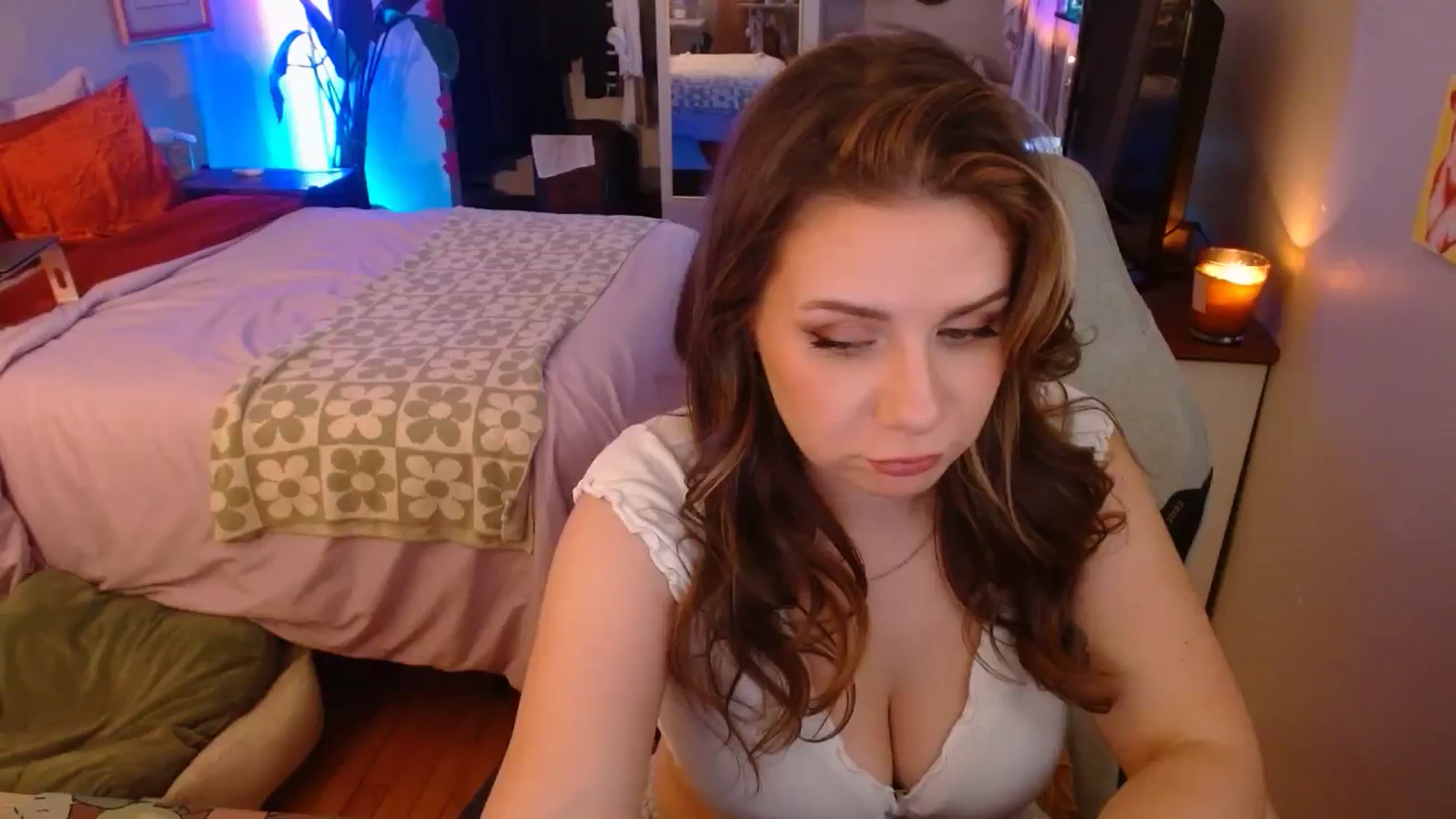 Gallery image thumbnail from Sweetestlilly's myfreecams stream on, 11/03/2024, 03:34 image 6 of 20