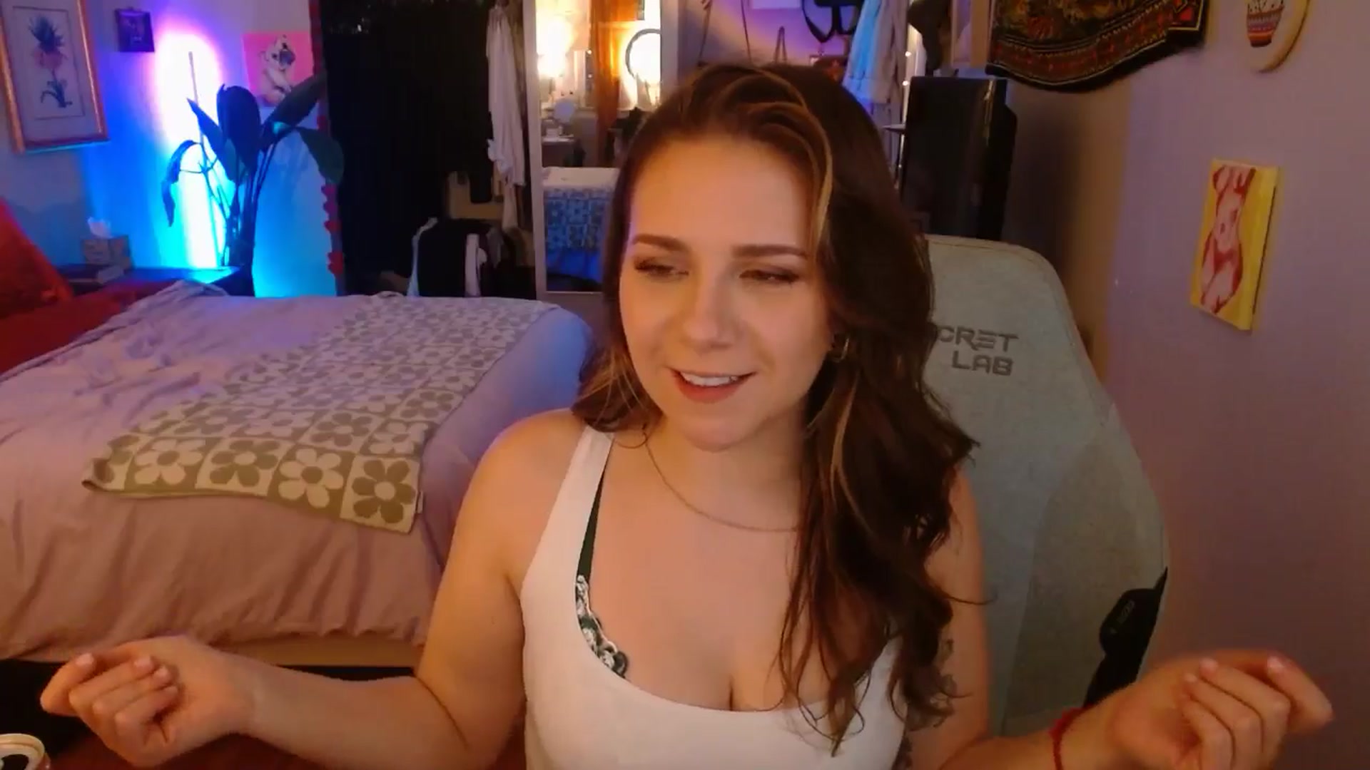 Gallery image thumbnail from Sweetestlilly's myfreecams stream on, 11/06/2024, 03:39 image 13 of 20