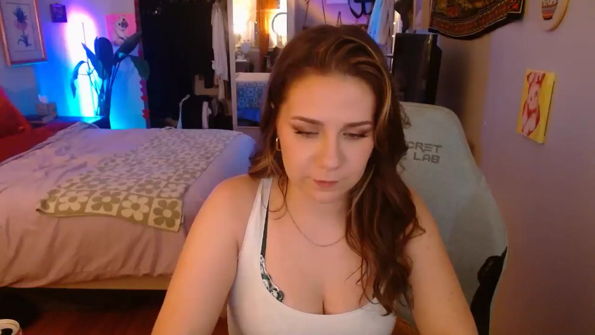 Gallery image thumbnail from Sweetestlilly's myfreecams stream on, 11/06/2024, 03:39 image 11 of 20