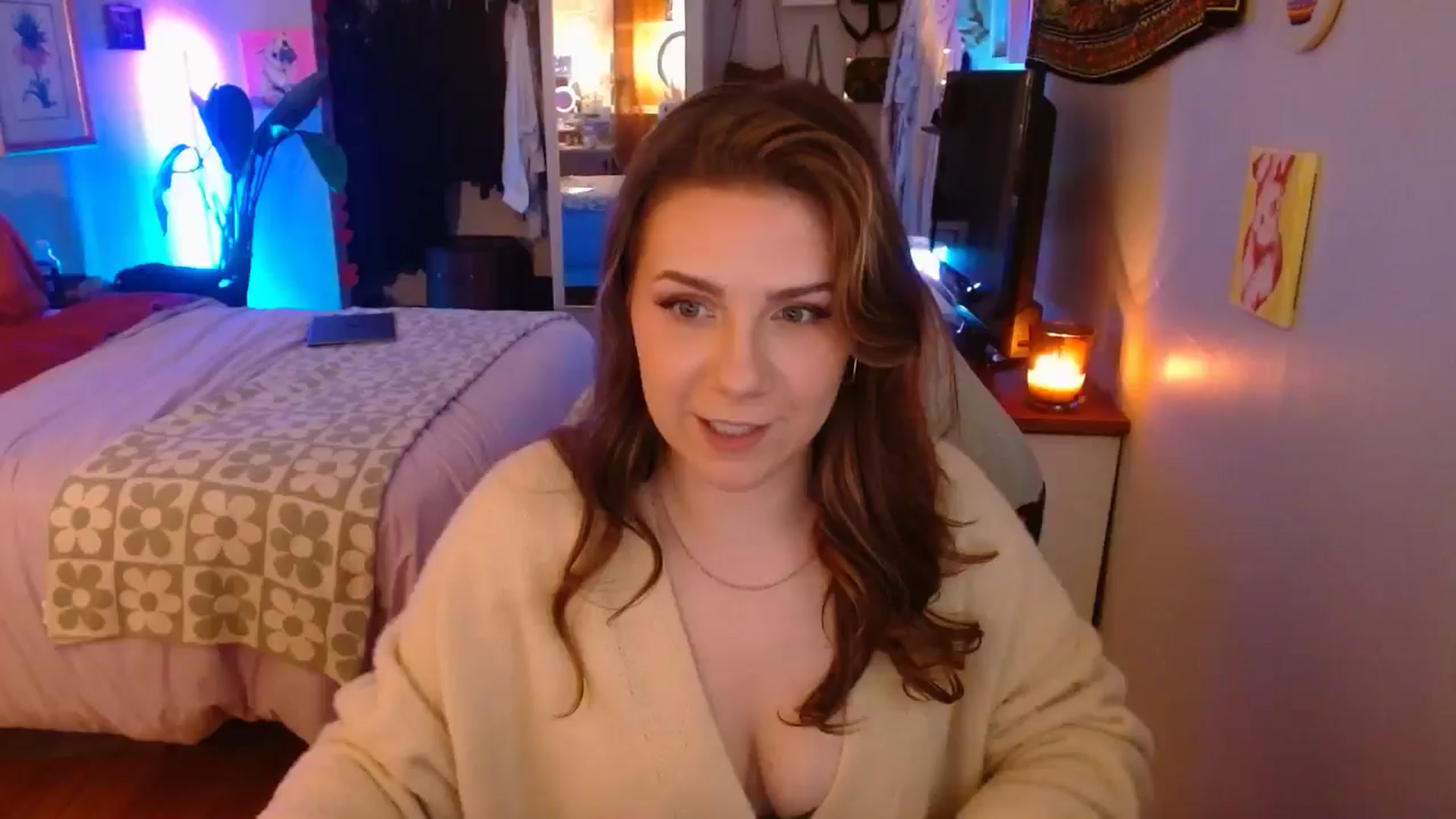 Gallery image thumbnail from Sweetestlilly's myfreecams stream on, 11/17/2024, 05:55 image 3 of 20