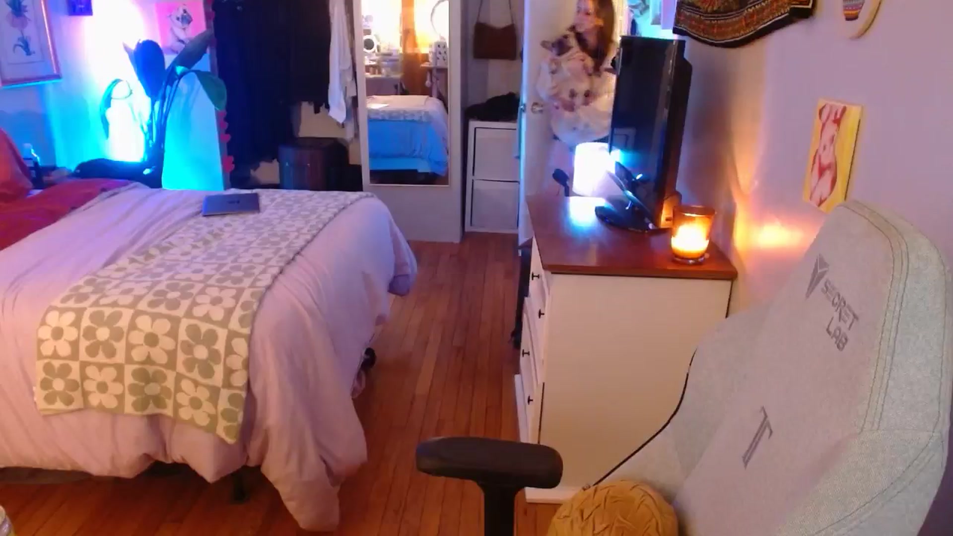 Gallery image thumbnail from Sweetestlilly's myfreecams stream on, 11/17/2024, 05:55 image 6 of 20