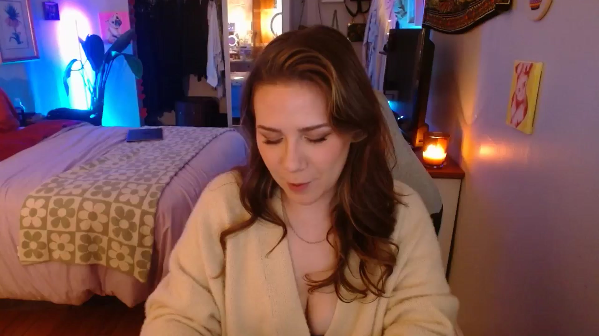 Gallery image thumbnail from Sweetestlilly's myfreecams stream on, 11/17/2024, 05:55 image 1 of 20