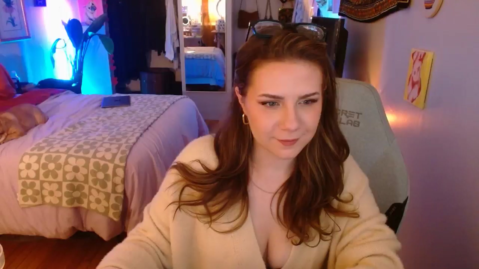 Gallery image thumbnail from Sweetestlilly's myfreecams stream on, 11/17/2024, 05:55 image 8 of 20