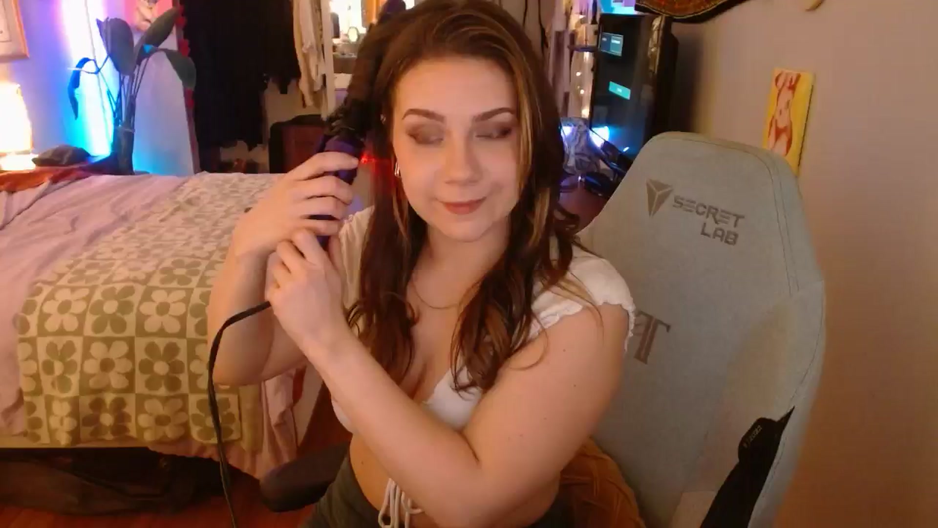 Gallery image thumbnail from Sweetestlilly's myfreecams stream on, 11/24/2024, 04:10 image 14 of 20