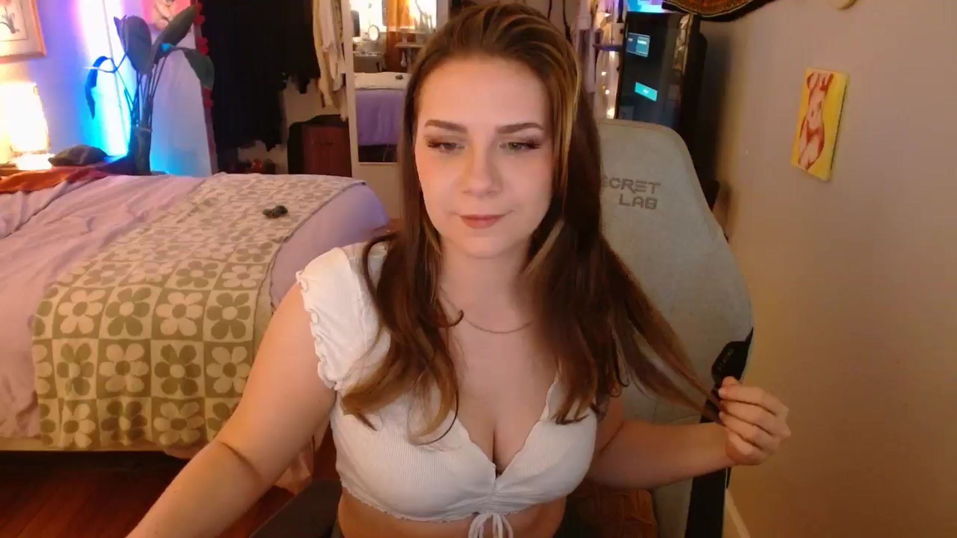 Gallery image thumbnail from Sweetestlilly's myfreecams stream on, 11/24/2024, 04:10 image 3 of 20