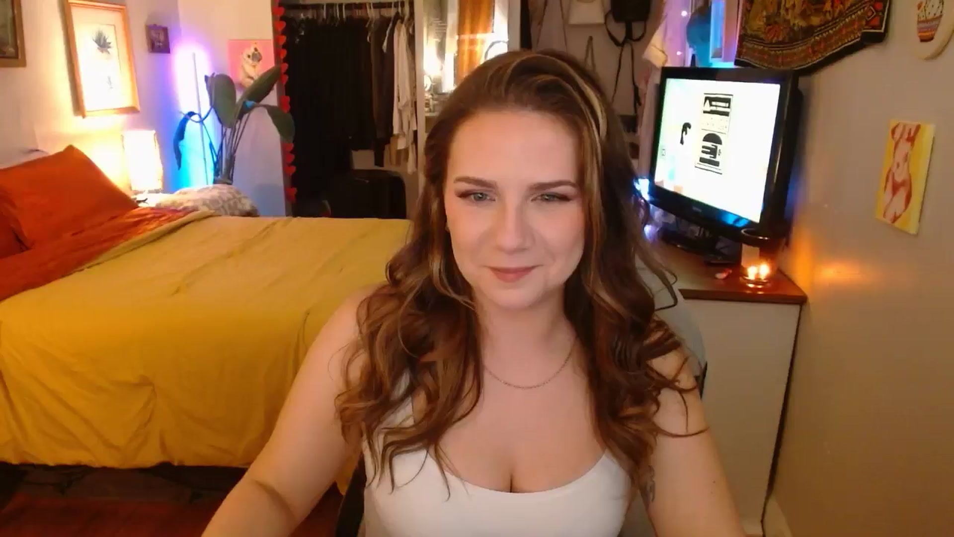 Gallery image thumbnail from Sweetestlilly's myfreecams stream on, 11/26/2024, 03:07 image 6 of 20
