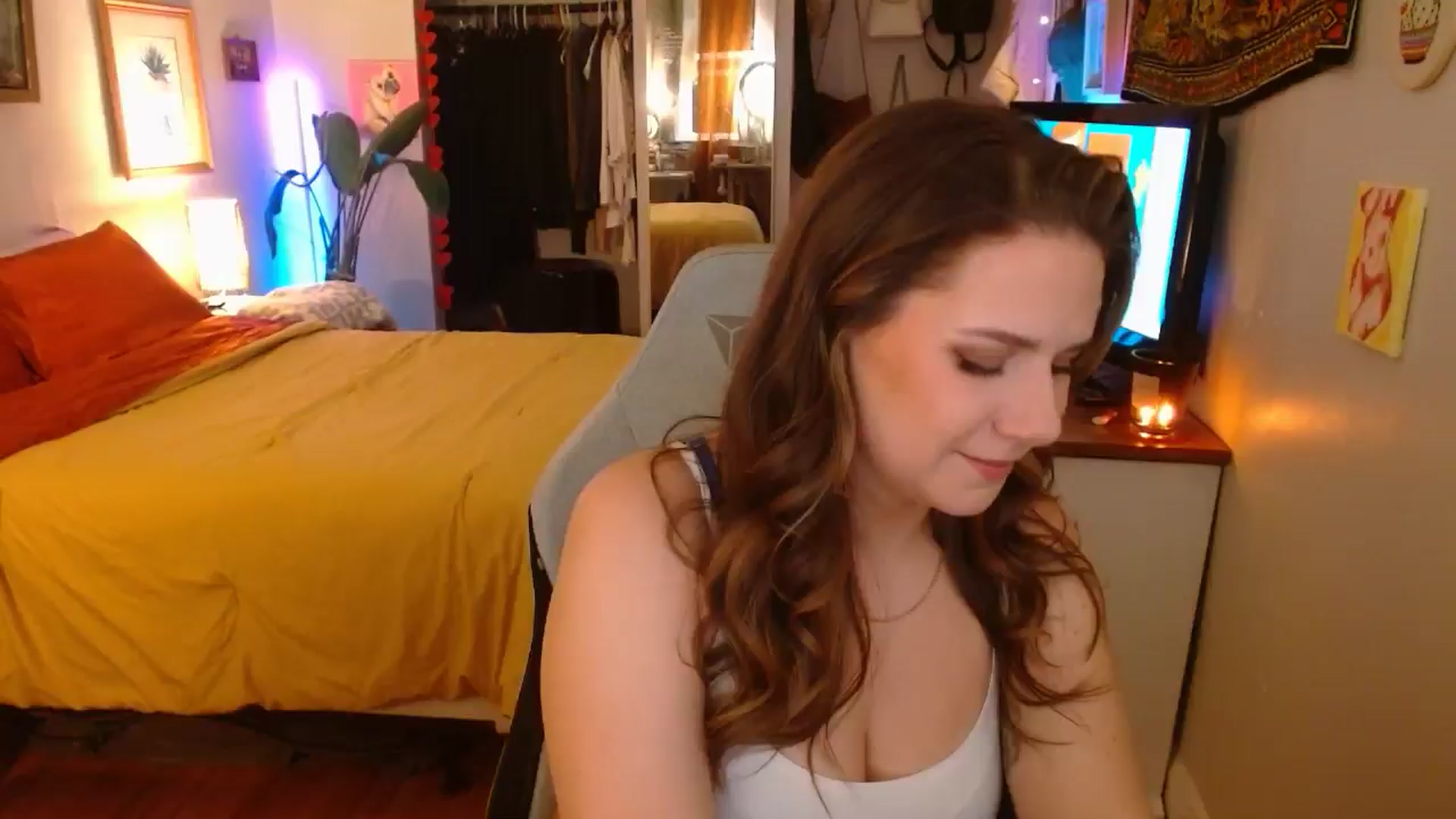 Gallery image thumbnail from Sweetestlilly's myfreecams stream on, 11/26/2024, 03:07 image 10 of 20