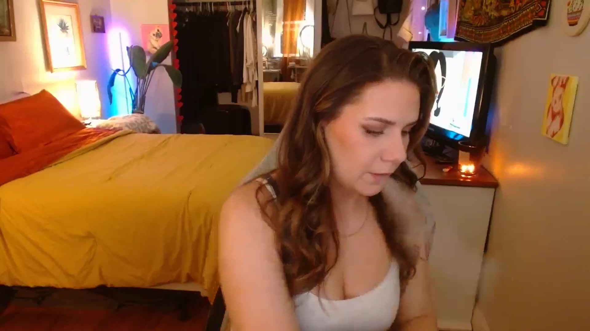 Gallery image thumbnail from Sweetestlilly's myfreecams stream on, 11/26/2024, 03:07 image 7 of 20