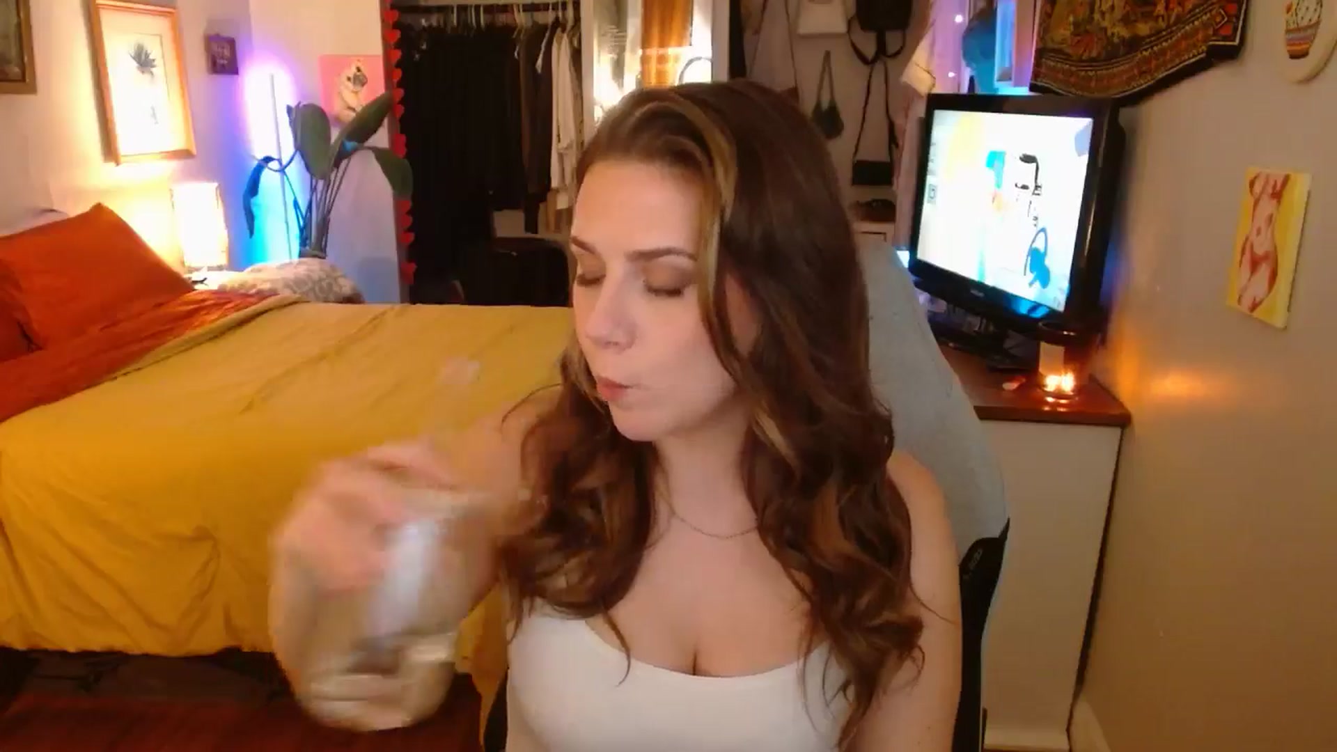 Gallery image thumbnail from Sweetestlilly's myfreecams stream on, 11/26/2024, 03:07 image 16 of 20