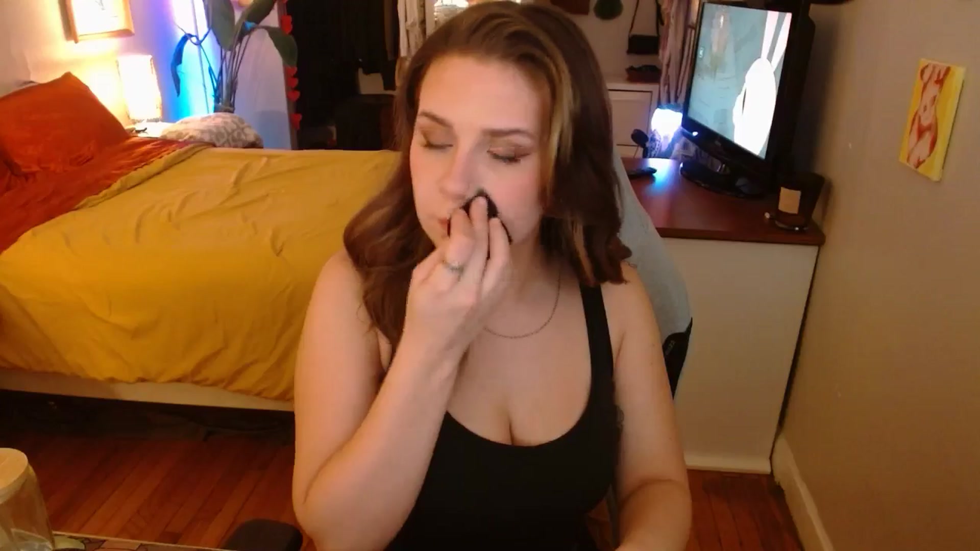 Gallery image thumbnail from Sweetestlilly's myfreecams stream on, 11/27/2024, 04:48 image 4 of 20