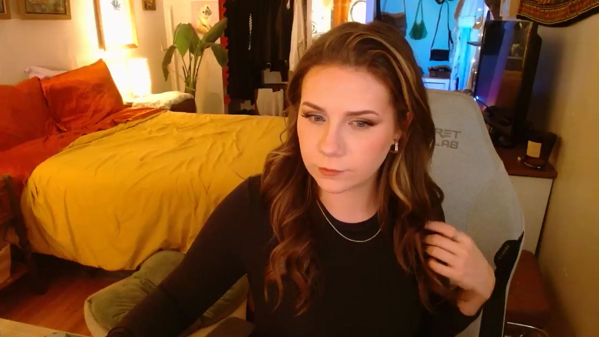Gallery image thumbnail from Sweetestlilly's myfreecams stream on, 11/28/2024, 02:59 image 14 of 20