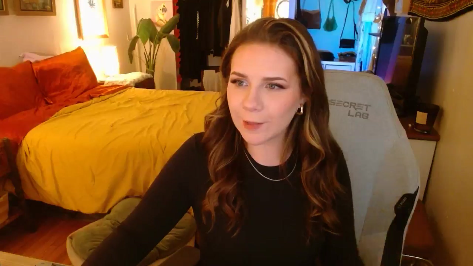 Gallery image thumbnail from Sweetestlilly's myfreecams stream on, 11/28/2024, 02:59 image 15 of 20