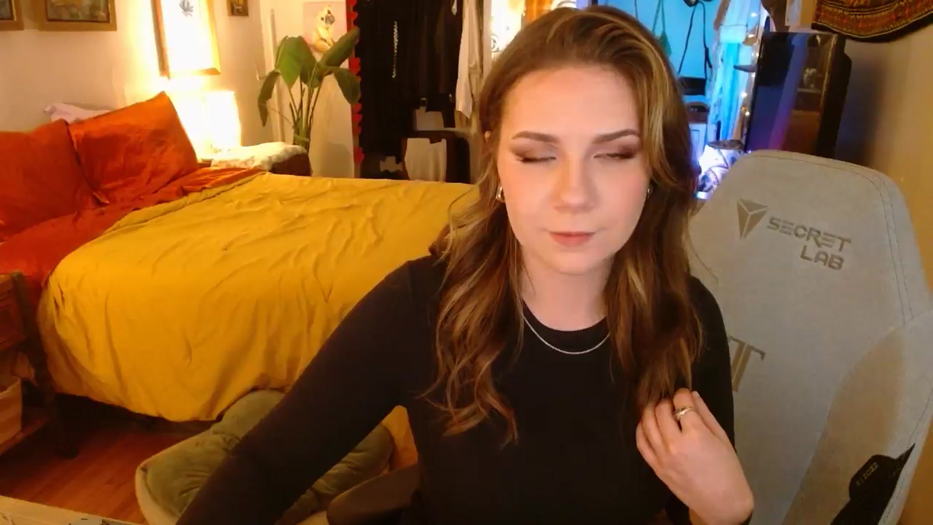 Gallery image thumbnail from Sweetestlilly's myfreecams stream on, 11/28/2024, 02:59 image 2 of 20