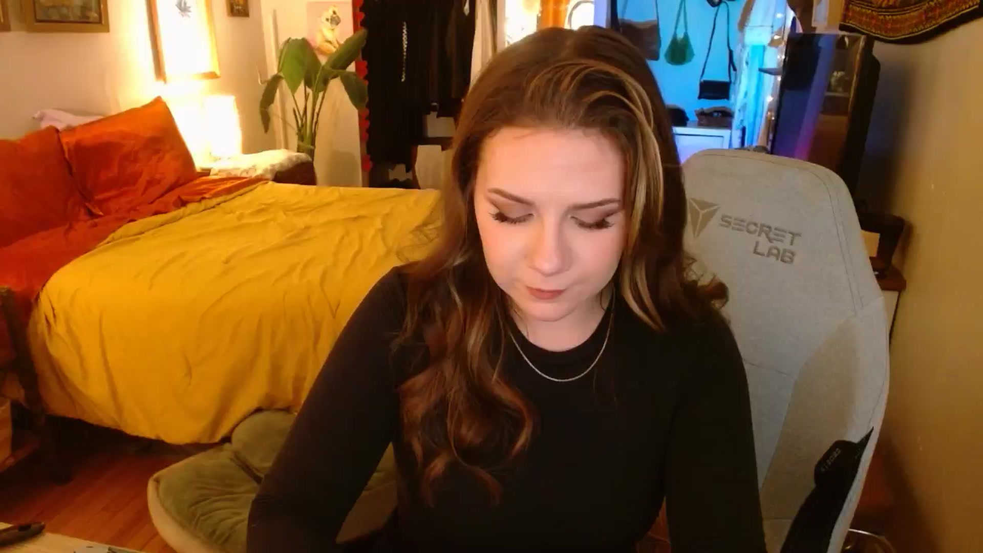 Gallery image thumbnail from Sweetestlilly's myfreecams stream on, 11/28/2024, 02:59 image 20 of 20