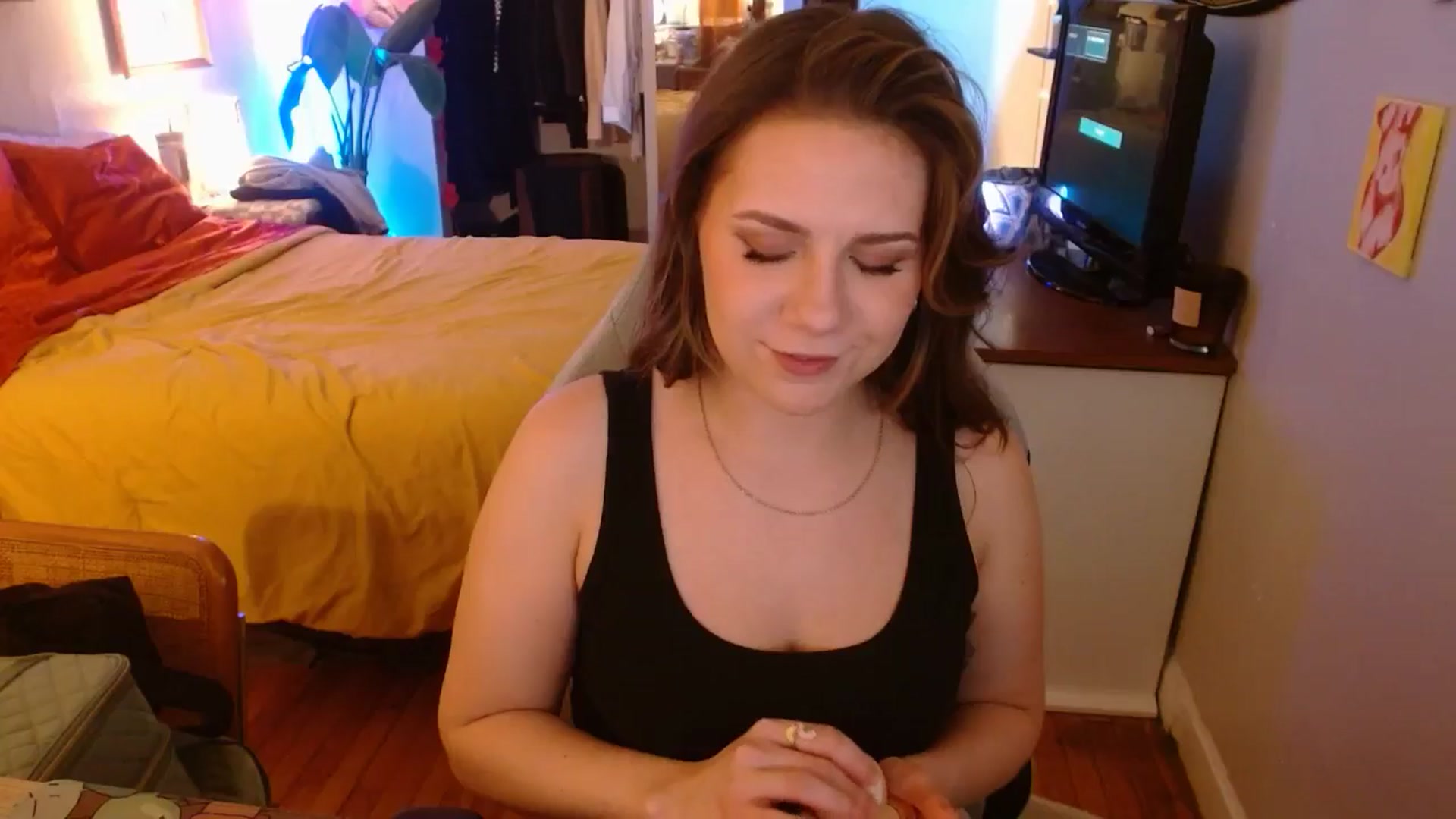 Gallery image thumbnail from Sweetestlilly's myfreecams stream on, 11/30/2024, 03:58 image 5 of 20