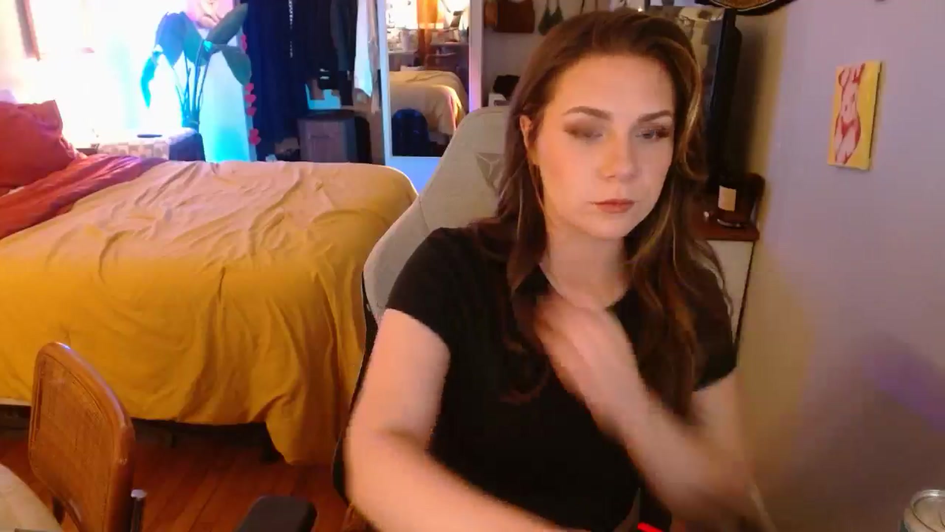Gallery image thumbnail from Sweetestlilly's myfreecams stream on, 12/04/2024, 04:23 image 6 of 20