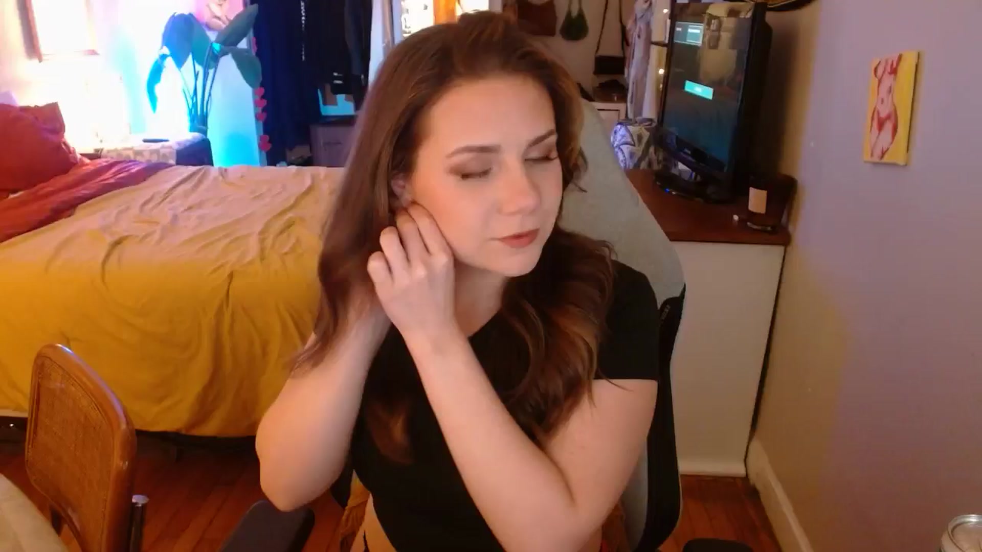 Gallery image thumbnail from Sweetestlilly's myfreecams stream on, 12/04/2024, 04:23 image 1 of 20