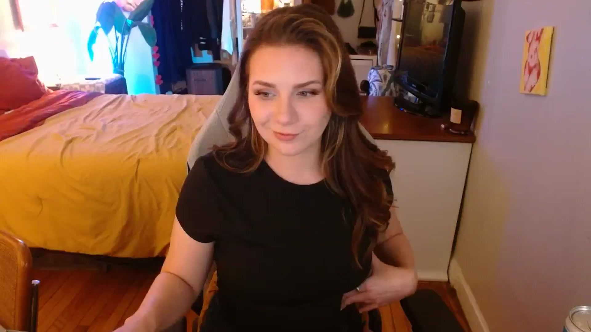 Gallery image thumbnail from Sweetestlilly's myfreecams stream on, 12/04/2024, 04:23 image 12 of 20