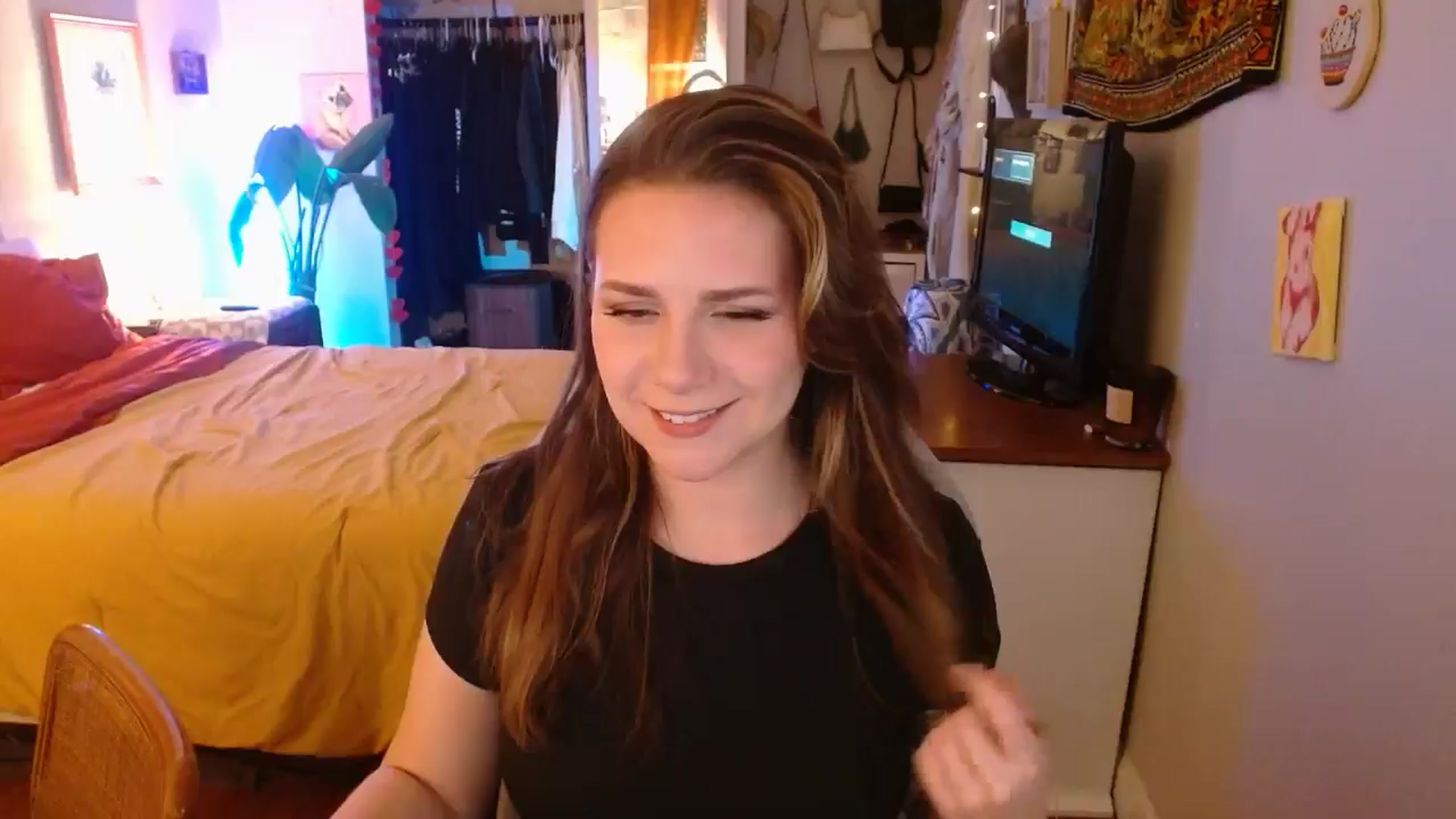 Gallery image thumbnail from Sweetestlilly's myfreecams stream on, 12/04/2024, 04:23 image 3 of 20