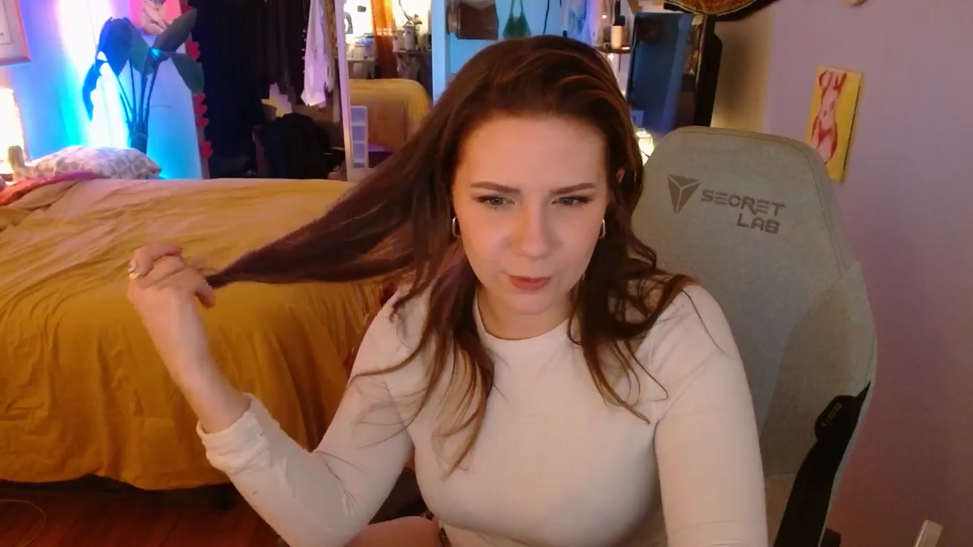 Gallery image thumbnail from Sweetestlilly's myfreecams stream on, 12/15/2024, 04:59 image 7 of 20