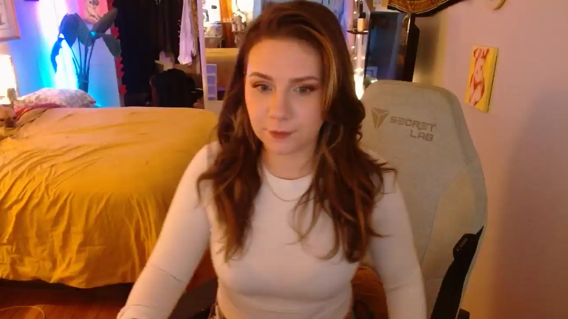 Gallery image thumbnail from Sweetestlilly's myfreecams stream on, 12/15/2024, 04:59 image 1 of 20