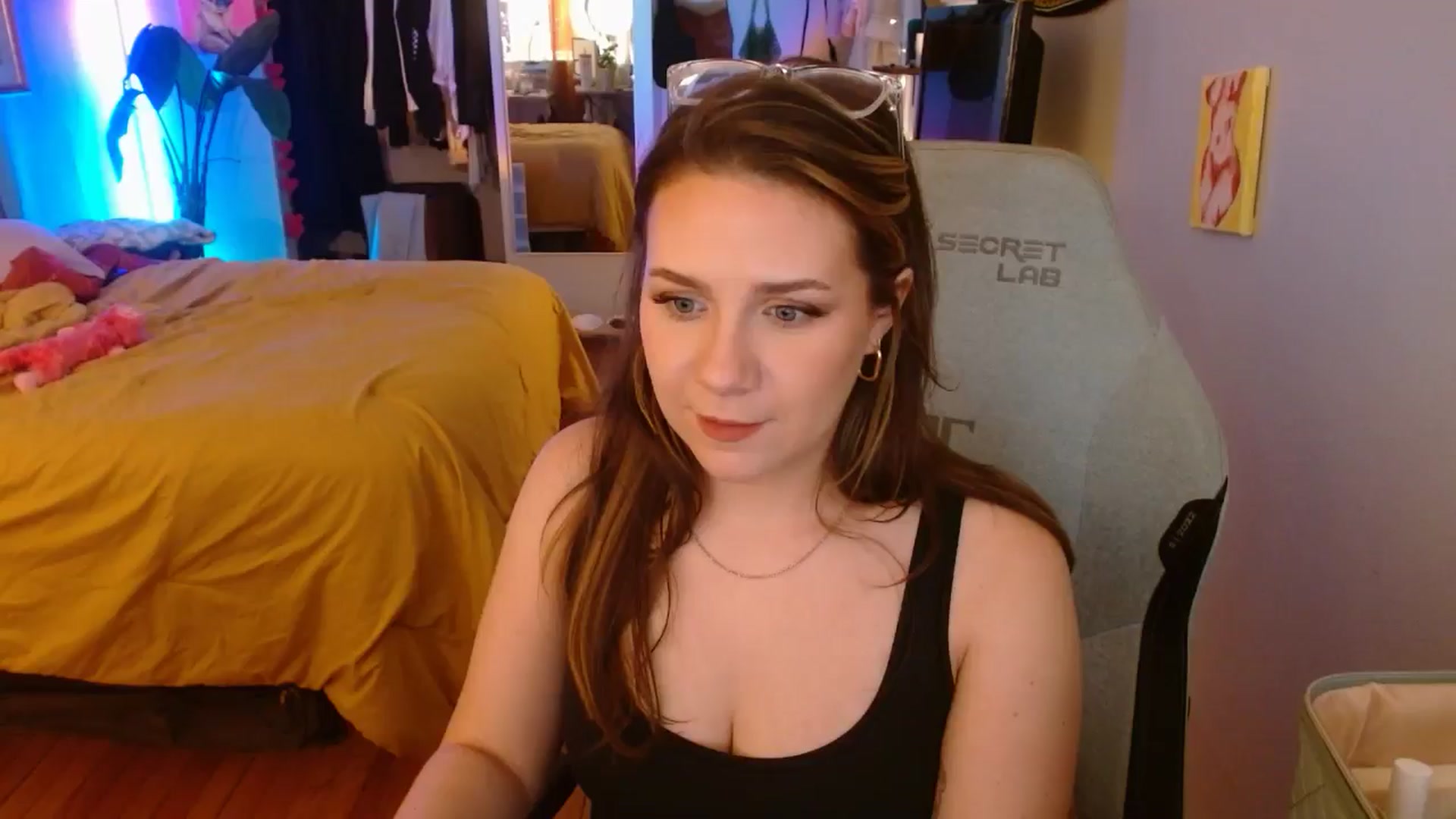 Gallery image thumbnail from Sweetestlilly's myfreecams stream on, 12/20/2024, 06:29 image 5 of 20