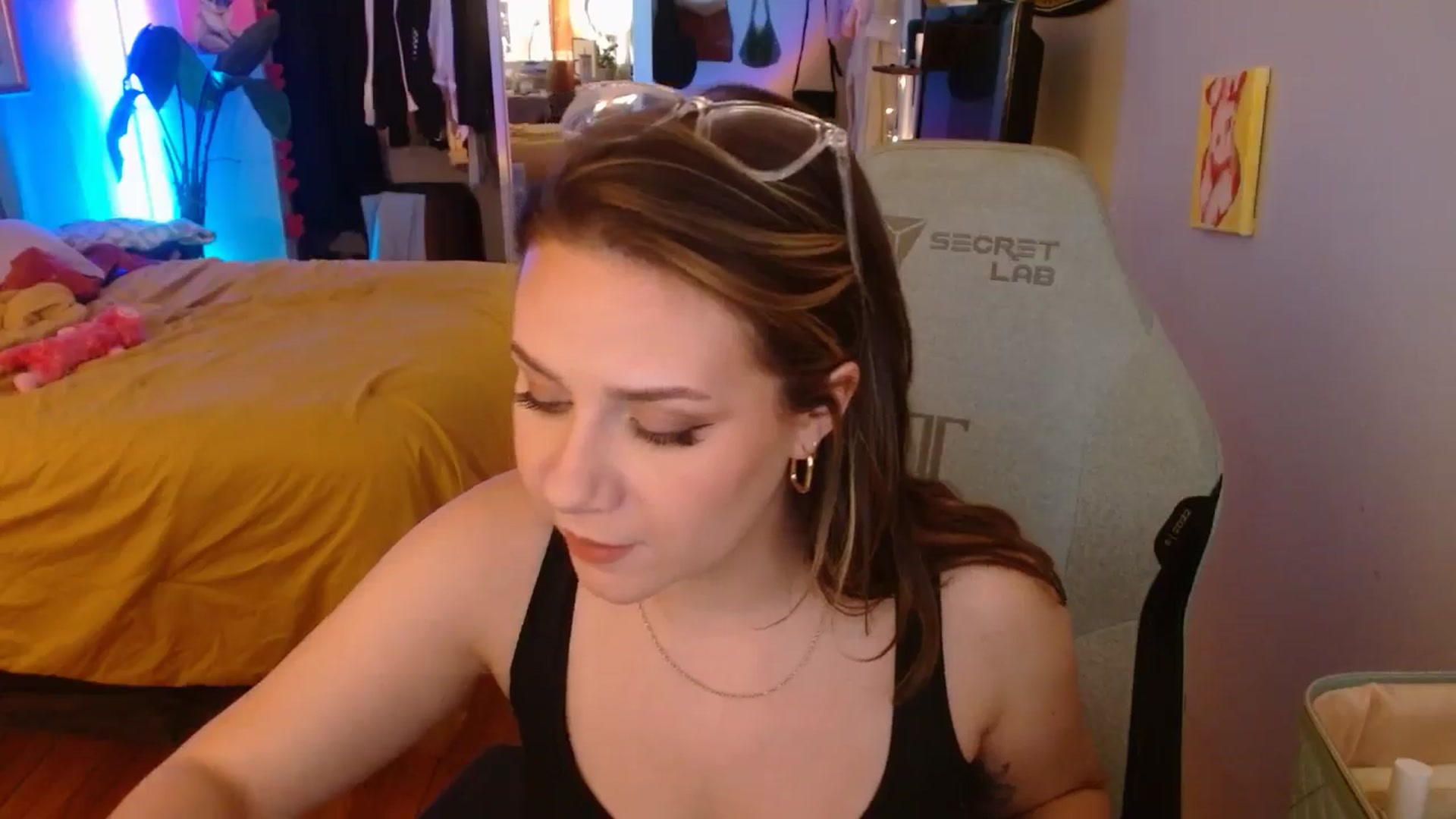 Gallery image thumbnail from Sweetestlilly's myfreecams stream on, 12/20/2024, 06:29 image 4 of 20