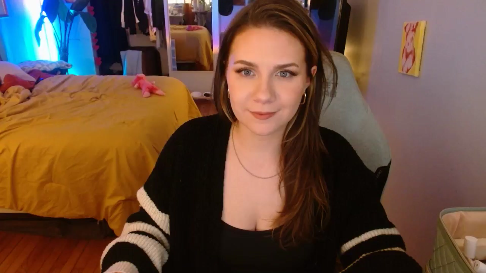 Gallery image thumbnail from Sweetestlilly's myfreecams stream on, 12/20/2024, 06:29 image 16 of 20