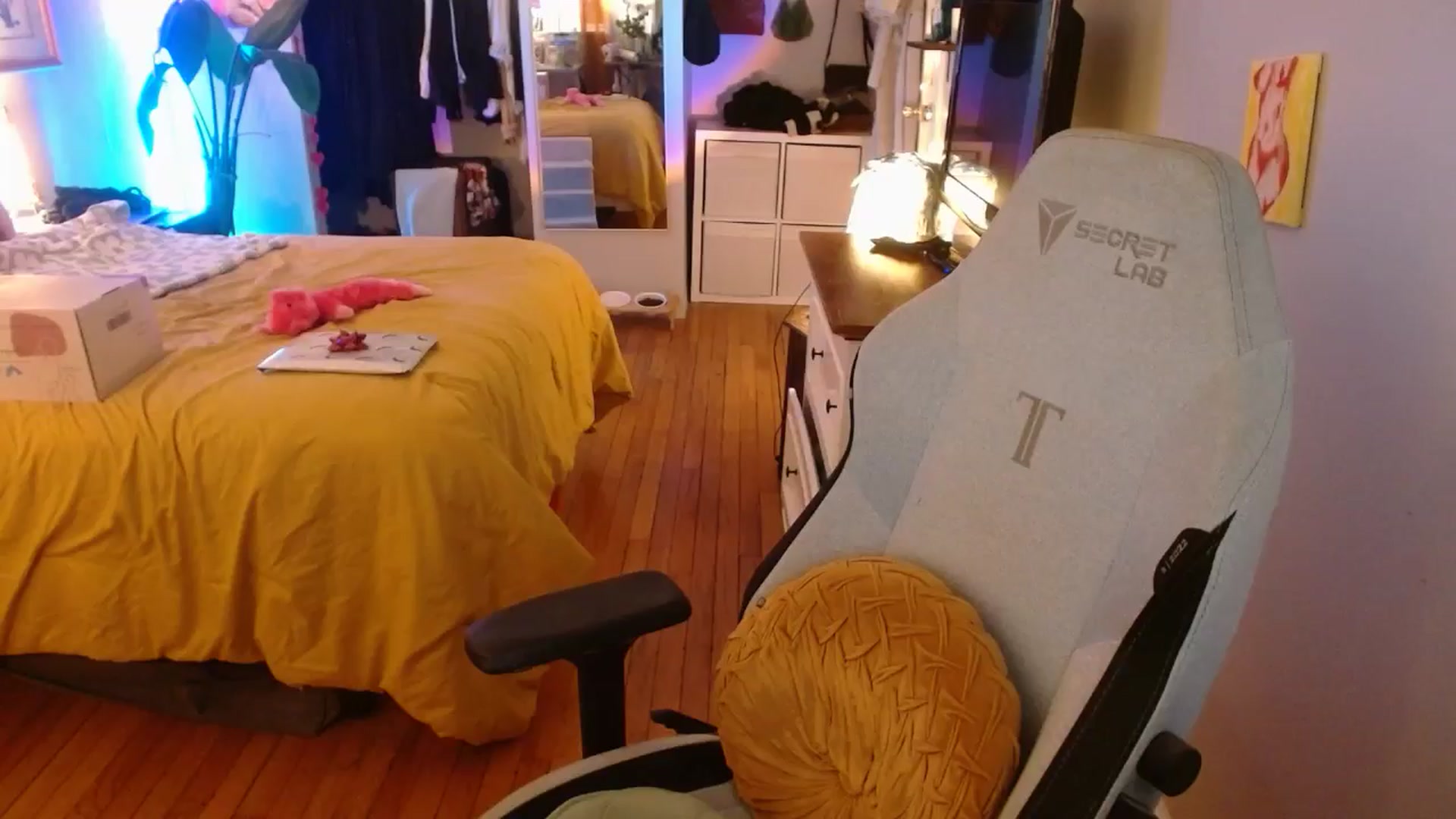 Gallery image thumbnail from Sweetestlilly's myfreecams stream on, 12/21/2024, 04:55 image 17 of 20