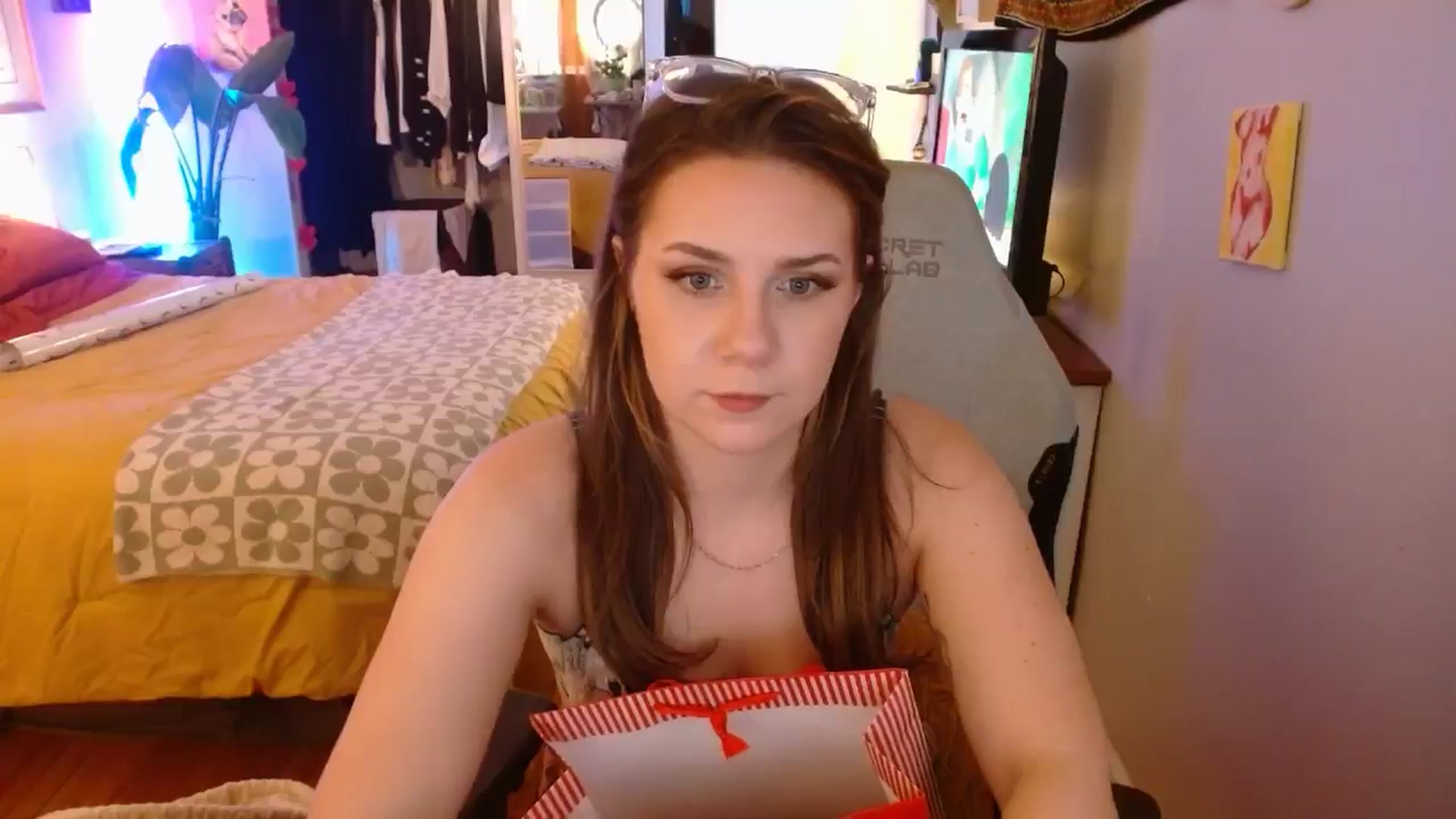 Gallery image thumbnail from Sweetestlilly's myfreecams stream on, 12/24/2024, 04:47 image 9 of 20