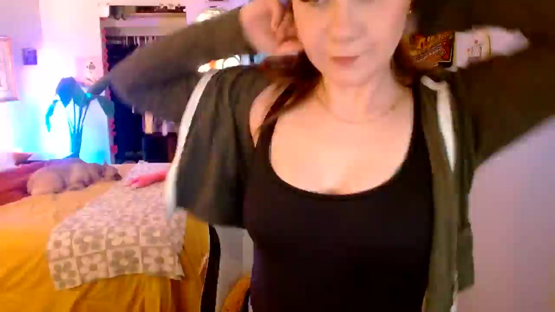 Gallery image thumbnail from Sweetestlilly's myfreecams stream on, 12/28/2024, 03:32 image 8 of 20
