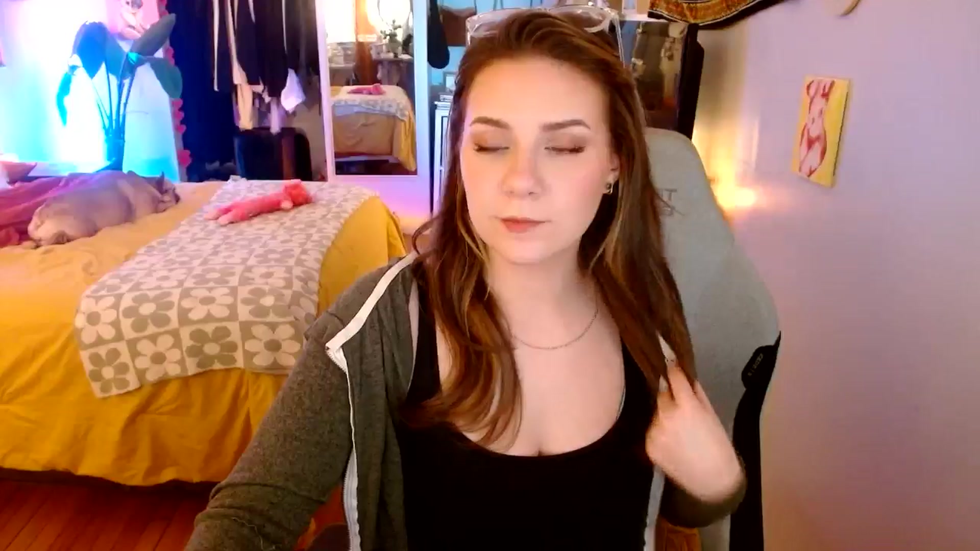 Gallery image thumbnail from Sweetestlilly's myfreecams stream on, 12/28/2024, 03:32 image 3 of 20