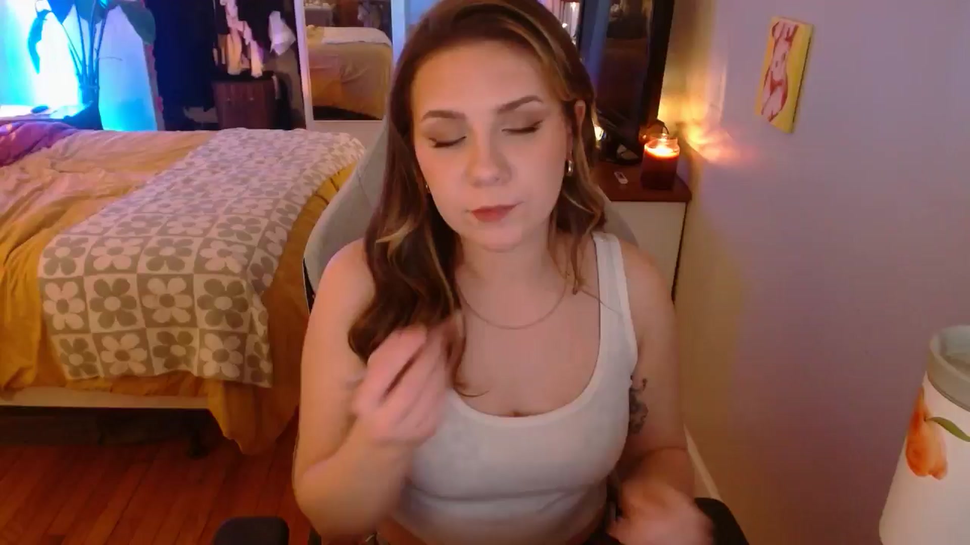 Gallery image thumbnail from Sweetestlilly's myfreecams stream on, 01/03/2025, 05:15 image 11 of 20