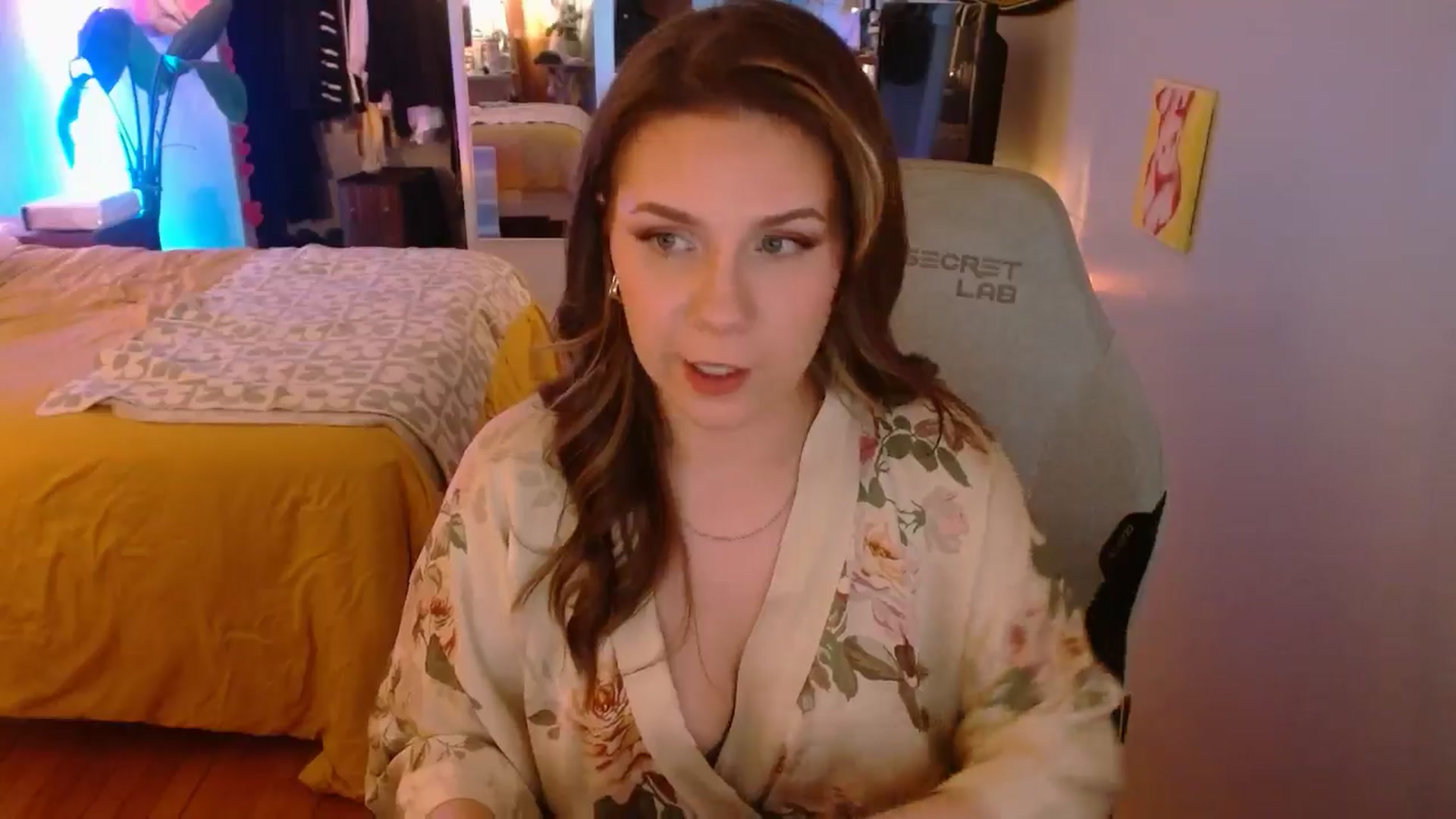Gallery image thumbnail from Sweetestlilly's myfreecams stream on, 01/05/2025, 03:34 image 6 of 20