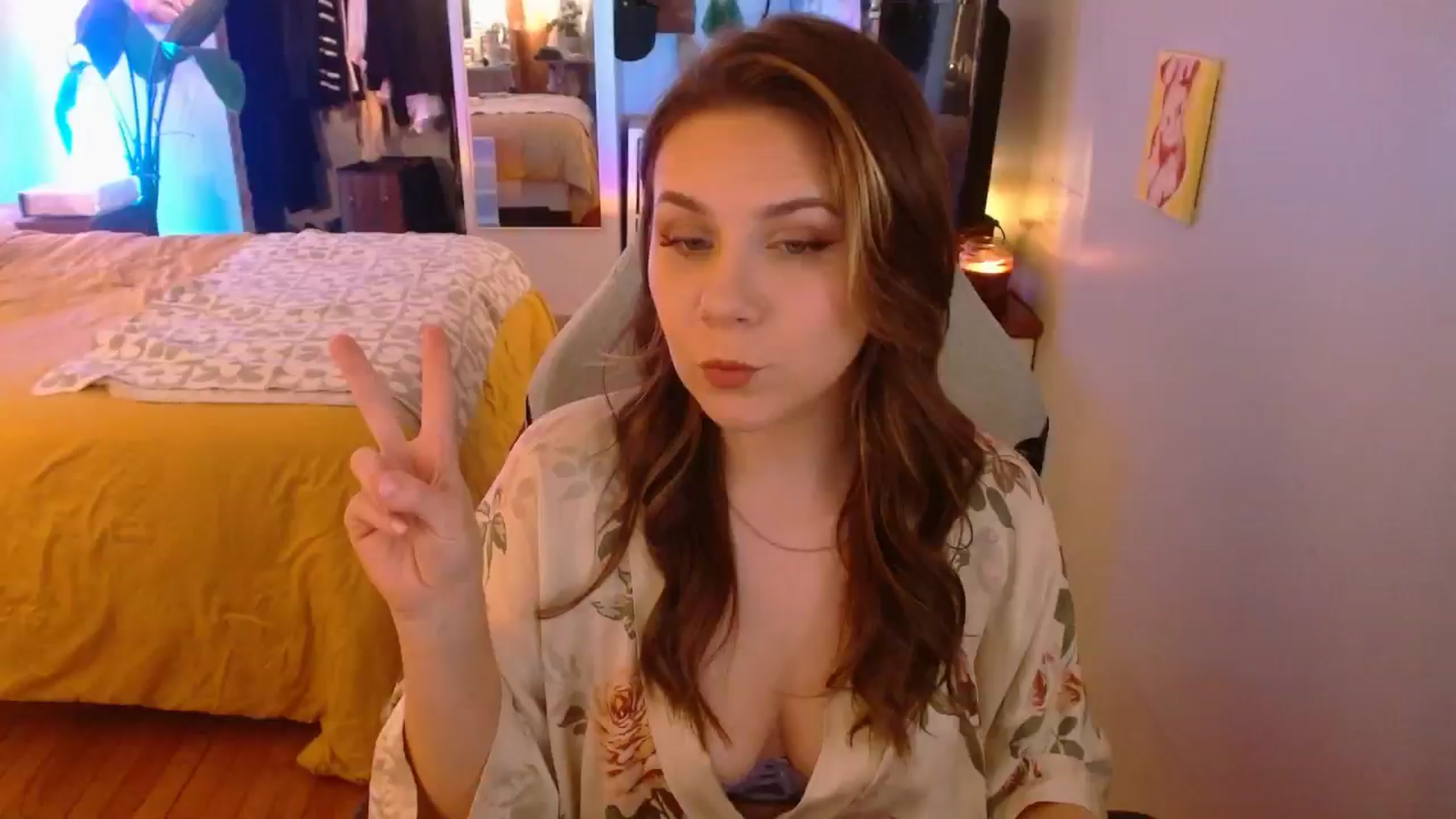 Gallery image thumbnail from Sweetestlilly's myfreecams stream on, 01/05/2025, 03:34 image 15 of 20