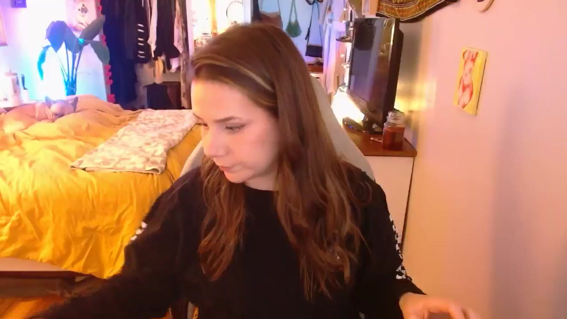 Gallery image thumbnail from Sweetestlilly's myfreecams stream on, 01/06/2025, 03:38 image 19 of 20