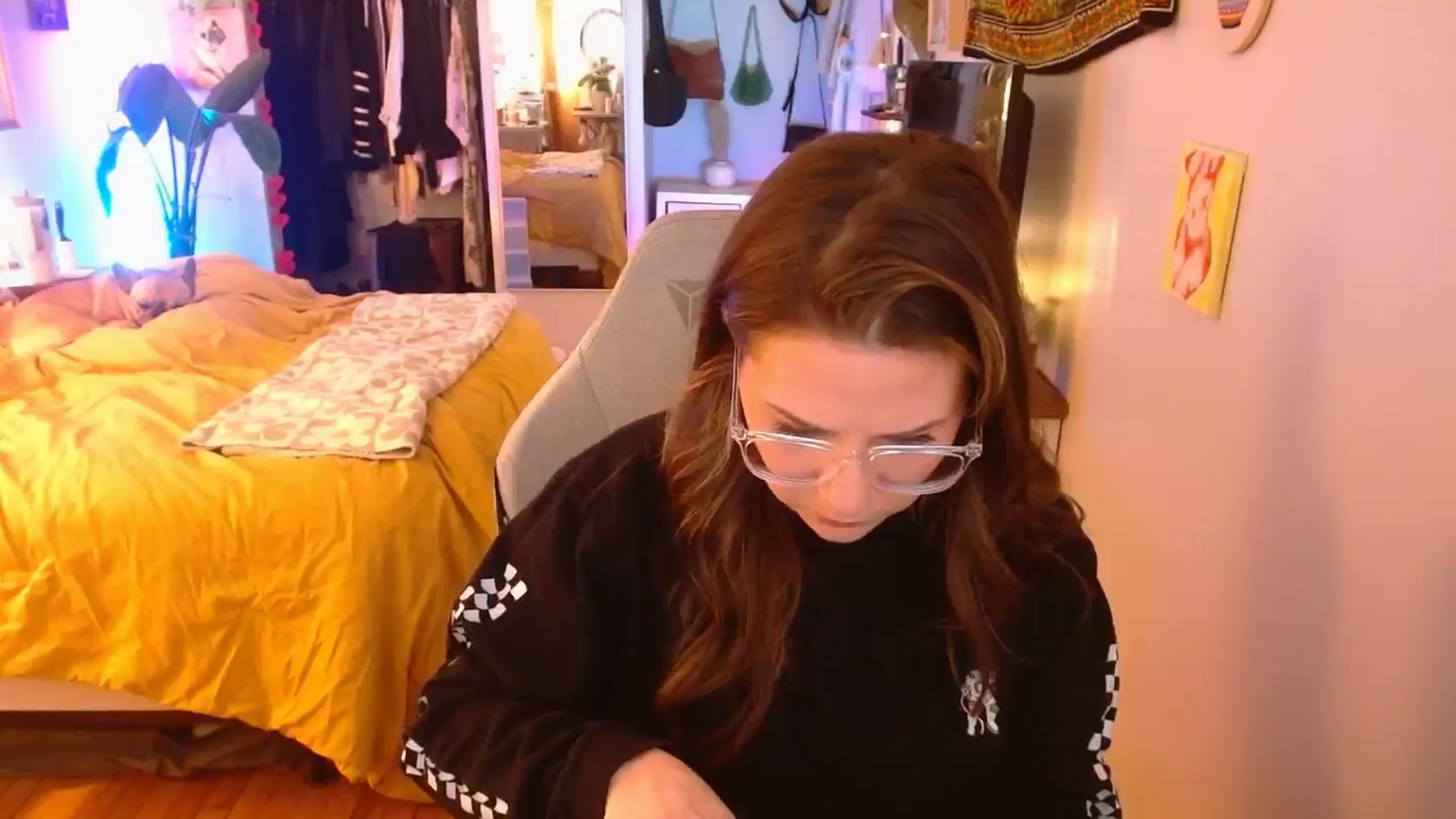 Gallery image thumbnail from Sweetestlilly's myfreecams stream on, 01/06/2025, 03:38 image 15 of 20