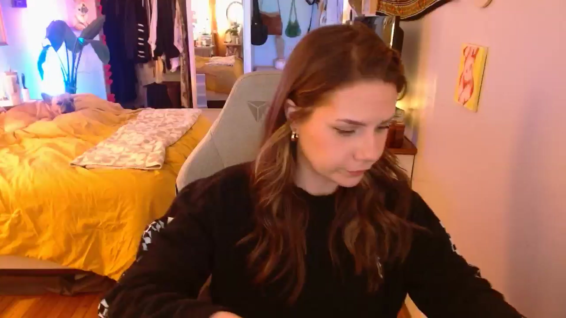 Gallery image thumbnail from Sweetestlilly's myfreecams stream on, 01/06/2025, 03:38 image 11 of 20