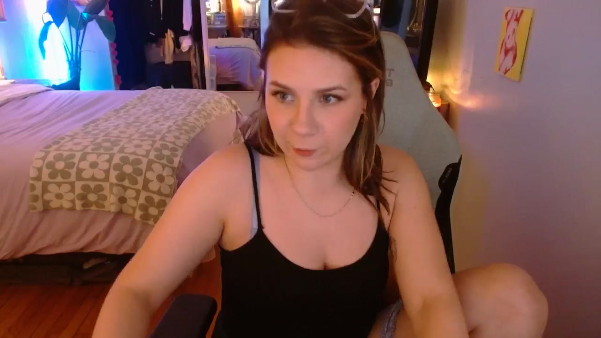 Gallery image thumbnail from Sweetestlilly's myfreecams stream on, 01/08/2025, 05:21 image 15 of 20
