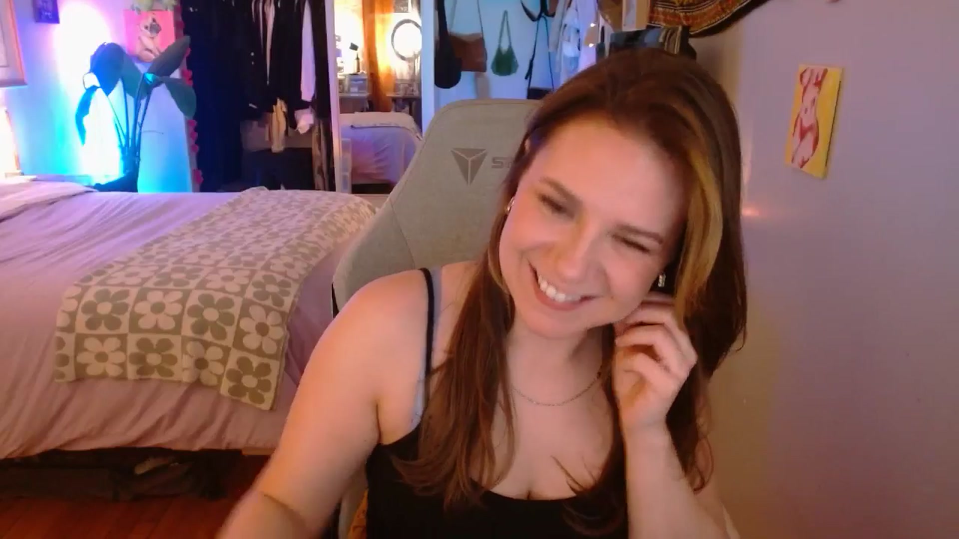 Gallery image thumbnail from Sweetestlilly's myfreecams stream on, 01/08/2025, 05:21 image 17 of 20