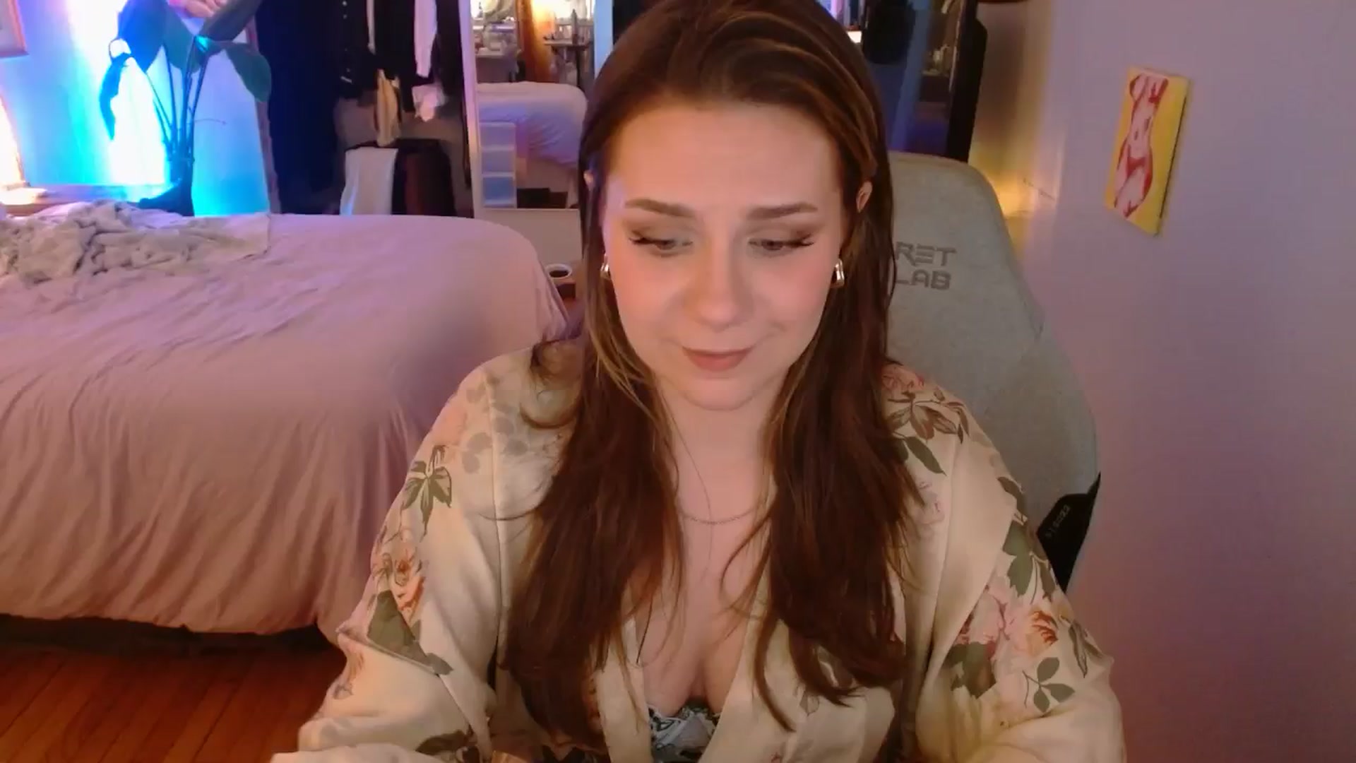 Gallery image thumbnail from Sweetestlilly's myfreecams stream on, 01/09/2025, 03:47 image 10 of 20