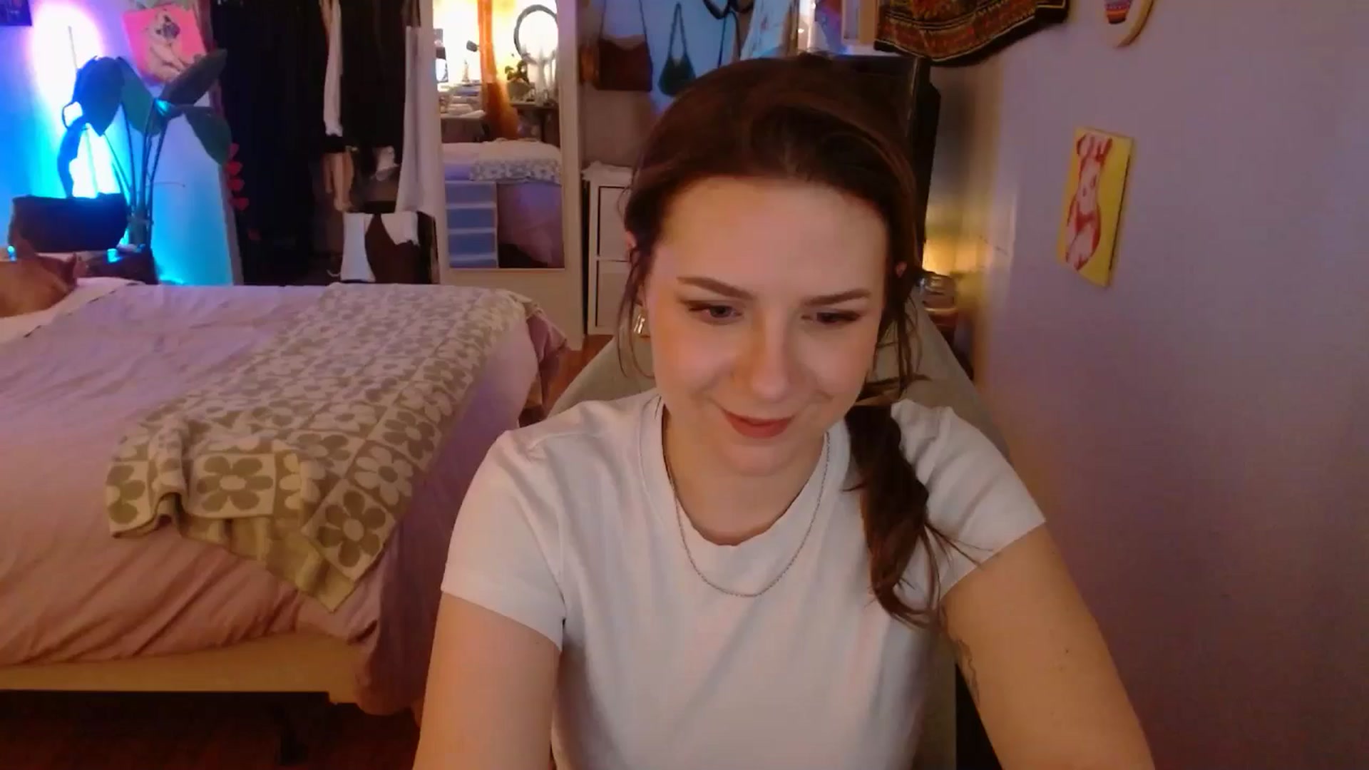 Gallery image thumbnail from Sweetestlilly's myfreecams stream on, 01/17/2025, 04:19 image 13 of 20